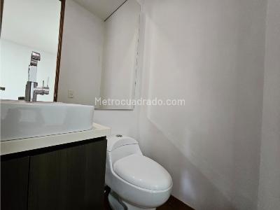 Apartaestudio en arriendo en El Tesoro, Medellín, 56 m² · foto 14 de 20