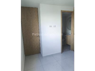 Apartamento de 3 alcobas en venta en Santa Ana, Bello, 55 m² · foto 12 de 19