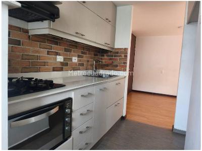 Apartamento de 3 alcobas en venta en El Poblado, Medellín, 79 m² · foto 2 de 15