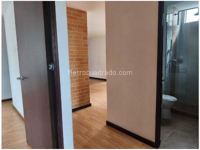 Apartamento de 3 alcobas en venta en El Poblado, Medellín, 79 m² · foto 11 de 15