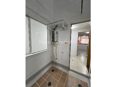 Apartamento en venta en Laureles, Medellín · foto 3 de 20