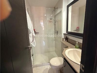 Apartamento de 3 alcobas en venta en Loma De Los Bernal, Medellín, 74 m² · foto 12 de 15