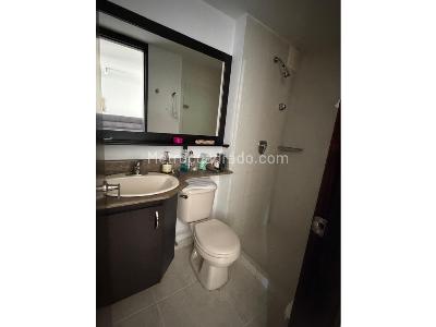 Apartamento de 3 alcobas en venta en Loma De Los Bernal, Medellín, 74 m² · foto 13 de 15
