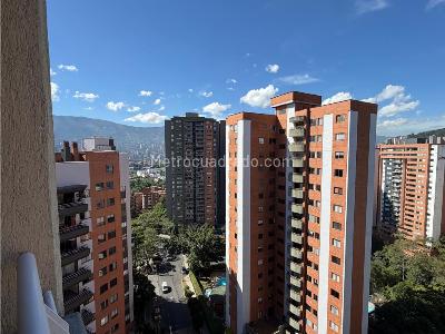 Apartamento de 3 alcobas en venta en Loma De Los Bernal, Medellín, 74 m² · foto 15 de 15