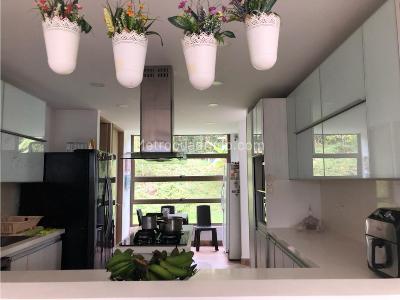 Casa de 4 alcobas en venta en El Escobero, Envigado, 387 m² · foto 4 de 20