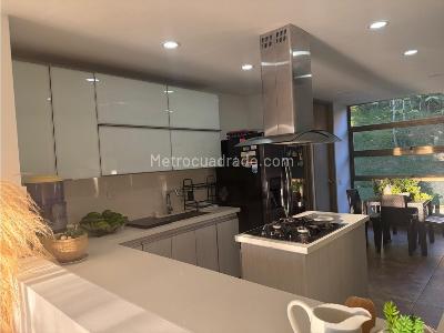 Casa de 4 alcobas en venta en El Escobero, Envigado, 387 m² · foto 8 de 20
