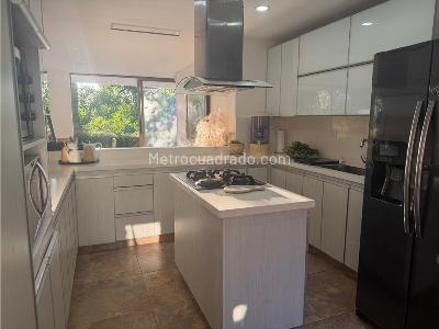 Casa de 4 alcobas en venta en El Escobero, Envigado, 387 m² · foto 13 de 20