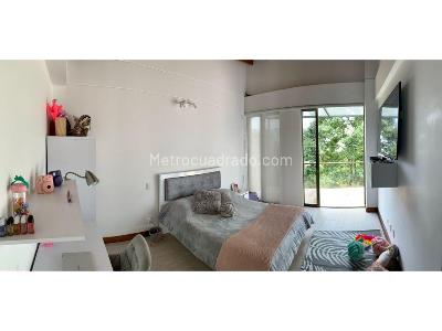 Casa de 4 alcobas en venta en El Escobero, Envigado, 387 m² · foto 15 de 20