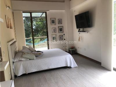 Casa de 4 alcobas en venta en El Escobero, Envigado, 387 m² · foto 18 de 20