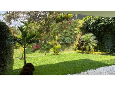 Casa de 3 alcobas en venta en La Calleja, Envigado, 226 m² · foto 2 de 20