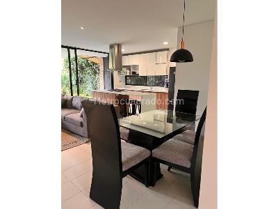Casa de 3 alcobas en venta en La Calleja, Envigado, 226 m² · foto 8 de 20