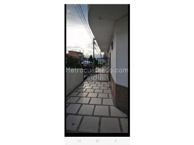 Casa de 3 alcobas en venta en Campo Valdes, Medellín, 75 m² · foto 2 de 14