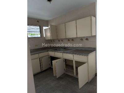 Casa de 5 alcobas en venta en Belen Rosales, Medellín, 145 m² · foto 3 de 5