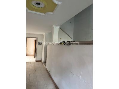 Casa de 5 alcobas en venta en Belen Rosales, Medellín, 145 m² · foto 4 de 5