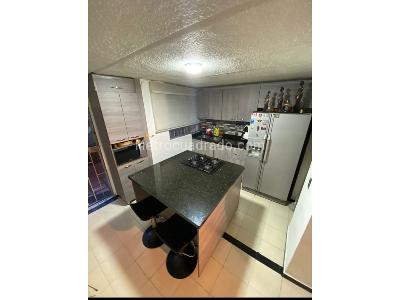 Apartamento de 3 alcobas en venta en San Javier, Medellín, 68 m² · foto 3 de 20
