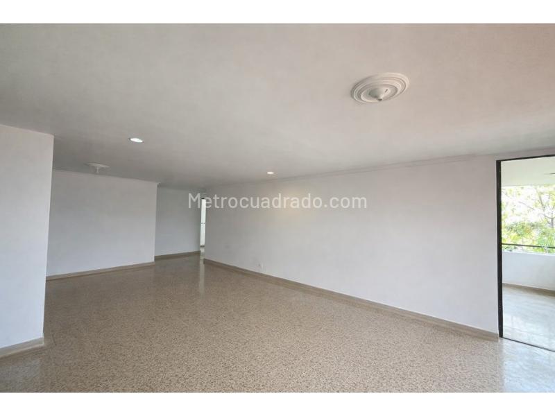 Spacious 3BR Apartment for Rent in El Poblado (La Concha) - 2