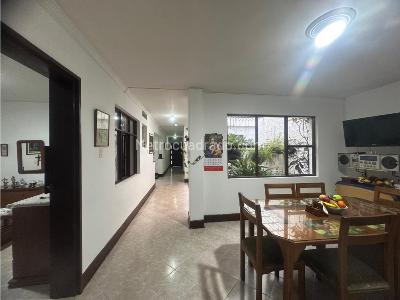 Casa de 4 alcobas en venta en Laureles, Medellín, 194 m² · foto 6 de 20