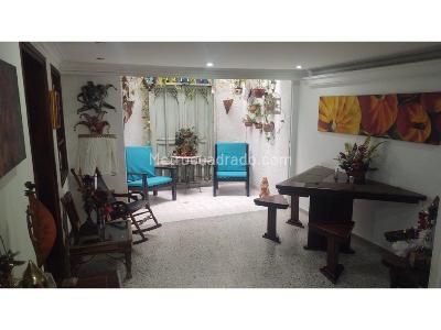 Casa de 3 alcobas en venta en Belen La Nubia, Medellín, 190 m² · foto 4 de 19