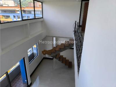 Apartamento en venta en Los Bernal, Medellín · foto 4 de 18