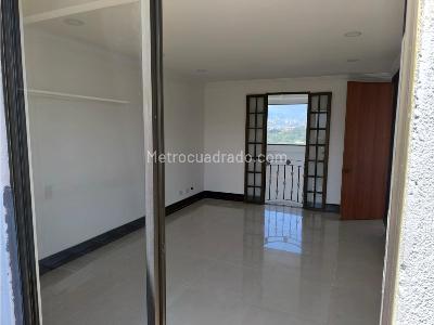 Apartamento en venta en Los Bernal, Medellín · foto 14 de 18
