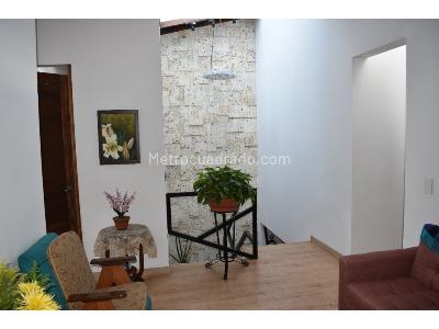 Casa de 5 alcobas en venta en Simon Bolivar, Medellín, 240 m² · foto 15 de 20