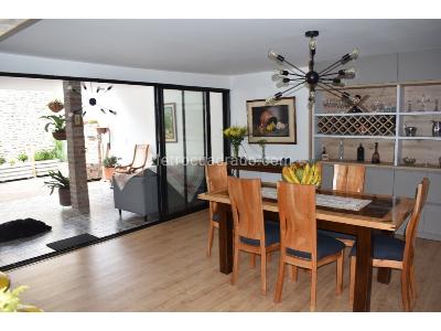 Casa de 5 alcobas en venta en Simon Bolivar, Medellín, 240 m² · foto 2 de 20