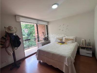 Apartamento en venta en El Poblado, Medellín · foto 7 de 12