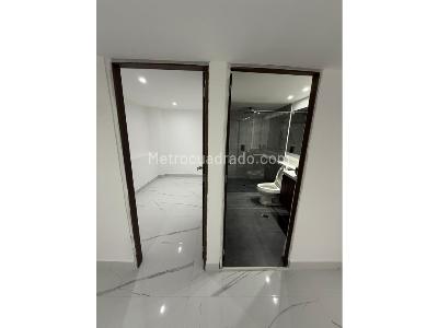 Casa de 5 alcobas en venta en La Doctora, Sabaneta, 390 m² · foto 5 de 18