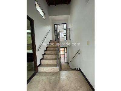 Casa de 5 alcobas en venta en La Doctora, Sabaneta, 390 m² · foto 7 de 18