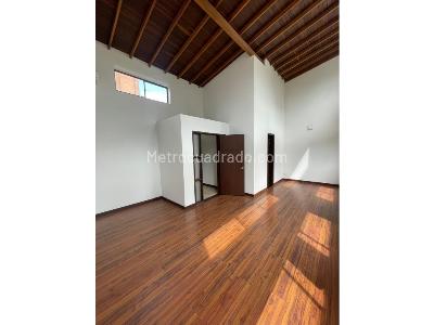Casa de 5 alcobas en venta en La Doctora, Sabaneta, 390 m² · foto 10 de 18