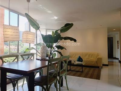 Apartamento de 3 alcobas en venta en Loma De Los Bernal, Medellín, 86 m² · foto 5 de 20