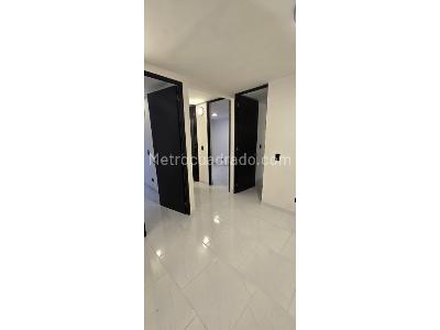Apartamento de 3 alcobas en venta en Loma De Los Bernal, Medellín, 84 m² · foto 10 de 18