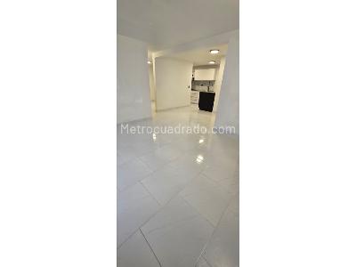 Apartamento de 3 alcobas en venta en Loma De Los Bernal, Medellín, 84 m² · foto 17 de 18