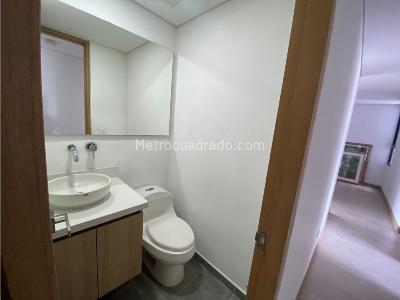 Apartamento de 3 alcobas en venta en El Poblado, Medellín, 95 m² · foto 18 de 19
