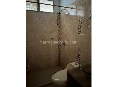 Casa de 5 alcobas en venta en Belen Rosales, Medellín, 219 m² · foto 14 de 16