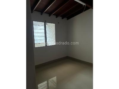 Casa de 5 alcobas en venta en Belen Rosales, Medellín, 219 m² · foto 9 de 16