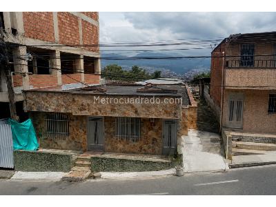 Casa de 3 alcobas en venta en Suramerica, Itagüí, 789 m² · foto 2 de 4