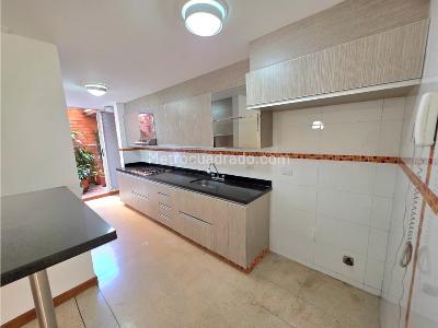 Apartamento en venta en Laureles, Medellín · foto 2 de 20