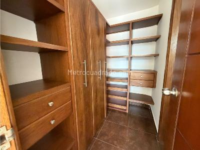 Apartamento de 3 alcobas en venta en Laureles, Medellín, 198 m² · foto 5 de 15