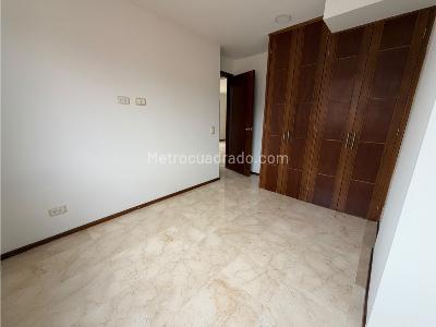 Apartamento de 3 alcobas en venta en Laureles, Medellín, 198 m² · foto 9 de 15