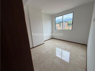 Apartamento de 3 alcobas en venta en Laureles, Medellín, 198 m² · foto 11 de 15