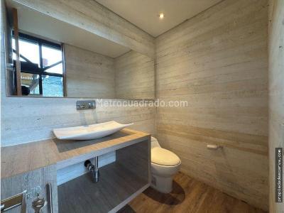Casa de 3 alcobas en venta en Loma Del Escobero, Envigado · foto 10 de 18
