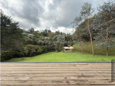 Casa de 3 alcobas en venta en Loma Del Escobero, Envigado · foto 17 de 18