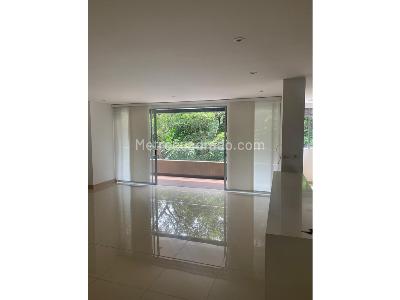 Apartamento de 3 alcobas en venta en El Poblado, Medellín, 104 m² · foto 2 de 16