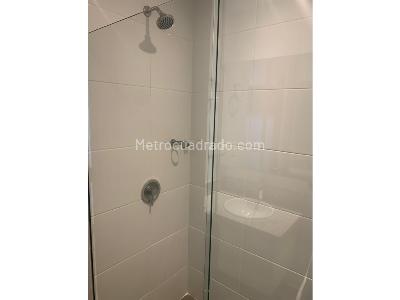 Apartamento de 3 alcobas en venta en El Poblado, Medellín, 104 m² · foto 13 de 16