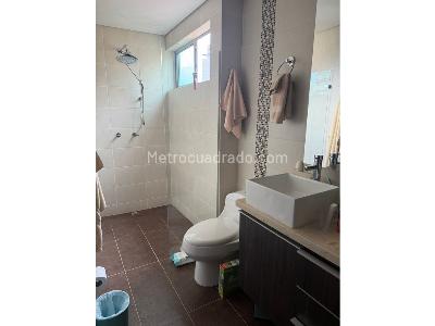 Apartamento de 3 alcobas en venta en El Poblado, Medellín, 150 m² · foto 19 de 20