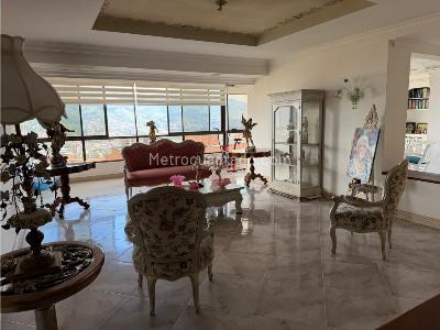Apartamento de 4 alcobas en venta en Los Balsos Poblado, Medellín, 271 m² · foto 3 de 20