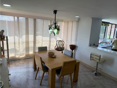 Apartamento de 4 alcobas en venta en Los Balsos Poblado, Medellín, 271 m² · foto 4 de 20