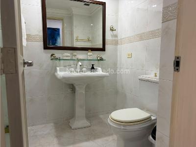 Apartamento de 4 alcobas en venta en Los Balsos Poblado, Medellín, 271 m² · foto 20 de 20
