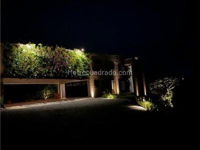 Casa de 3 alcobas en venta en Loma Del Escobero, Envigado · foto 12 de 20